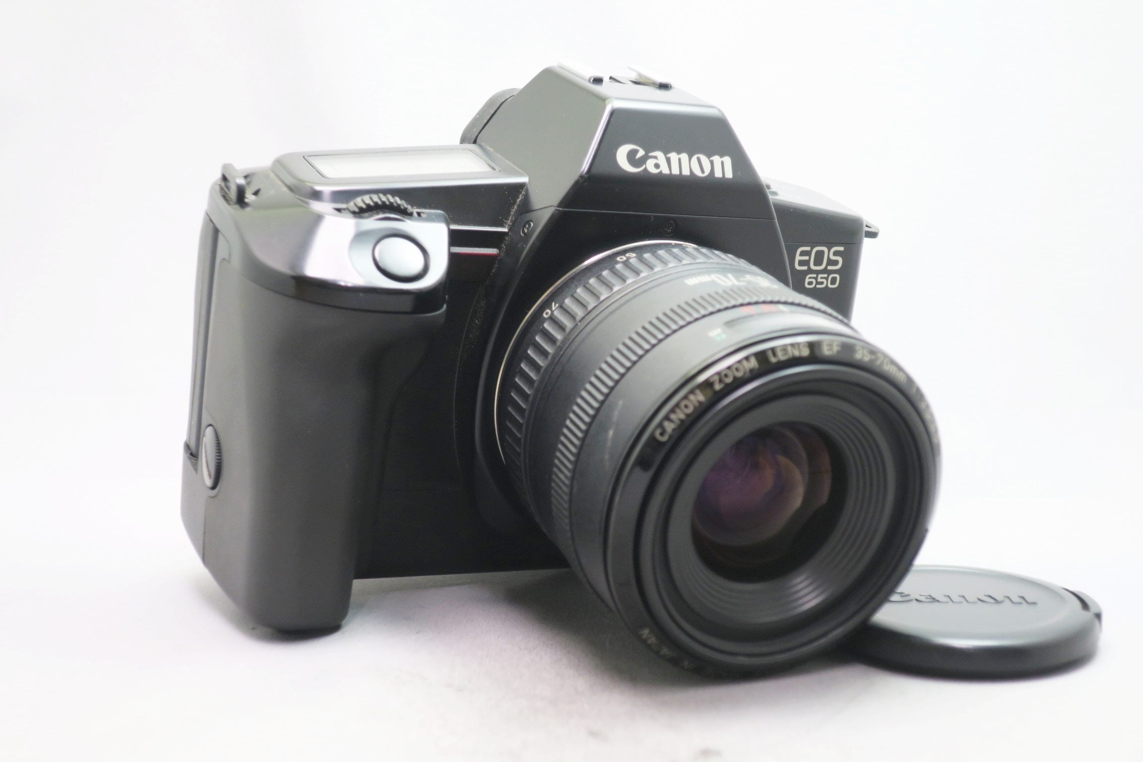 Canon EOS 650 Film Camera w/ EF 35-70mm f/3.5-4.5 Zoom Lens