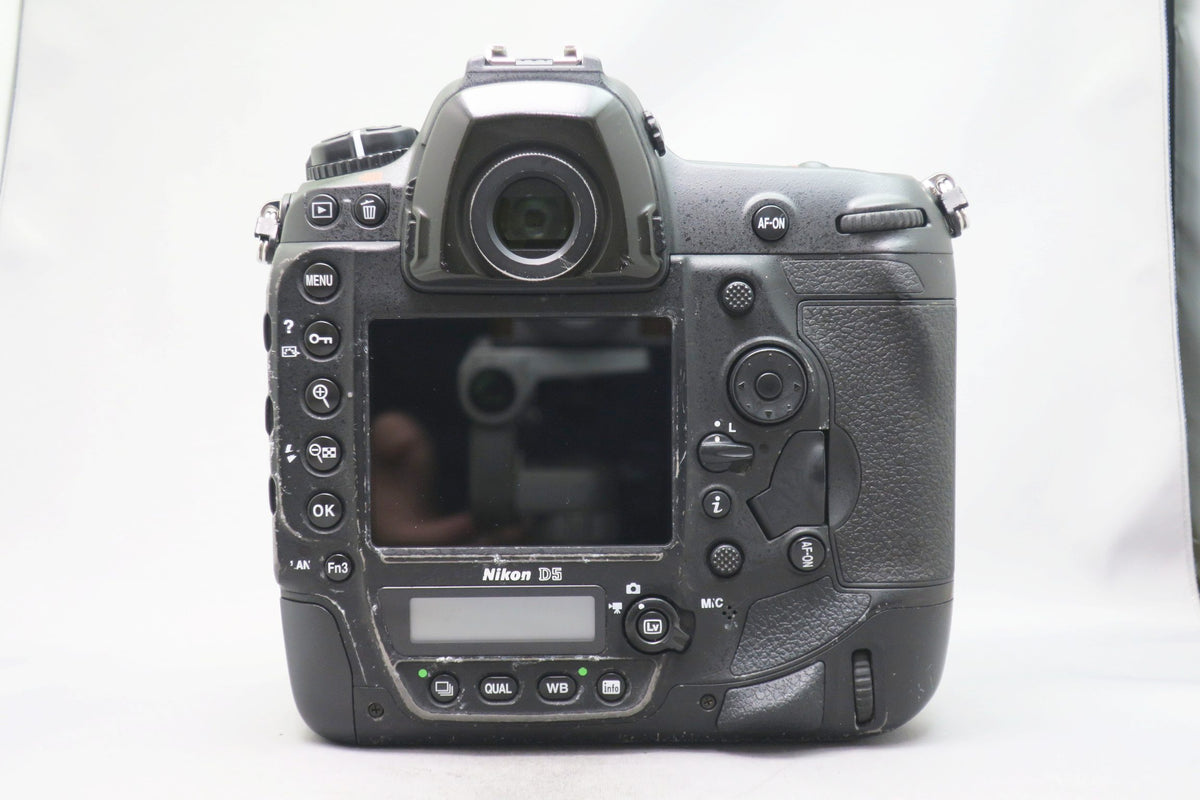 デジタルカメラ Nikon D5 XQD-Type Nikon D5 XQD-Type ボディ 中古 C2120178858987｜中古通販フジヤ