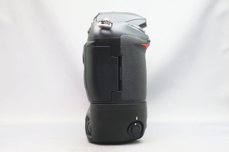 Nikon D200 動作未確認 mb-d200付き ニコン D200 MB-D200セット