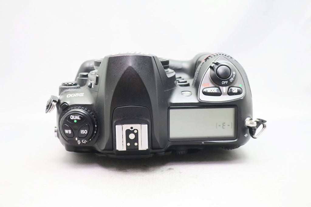 Nikon D200 動作未確認 mb-d200付き ニコン D200 MB-D200セット