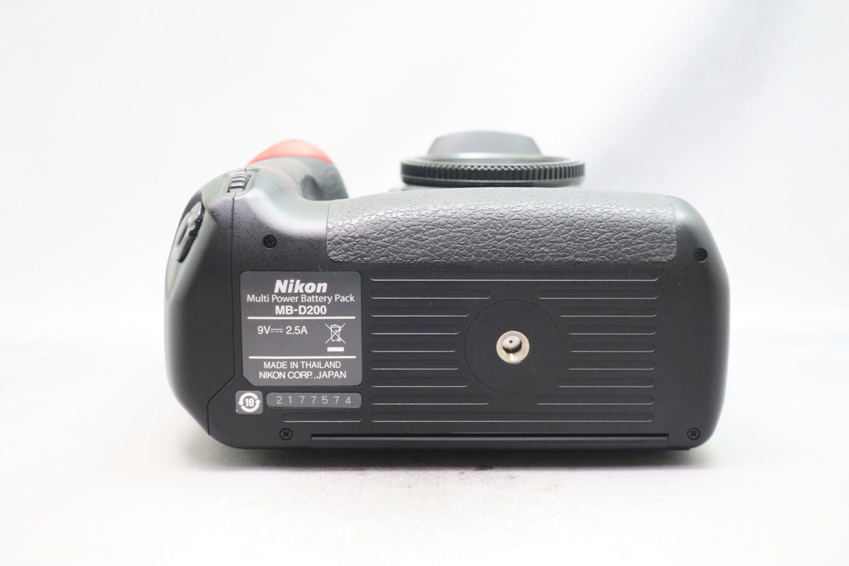 Nikon D200 動作未確認 mb-d200付き ニコン D200 MB-D200セット