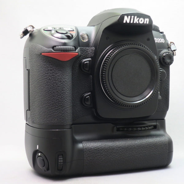 カメラまとめ売り！★ニコン NIKON D200 セット！ ニコン D200 MB-D200セット