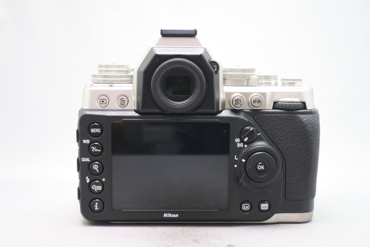 ニコン Df シルバー