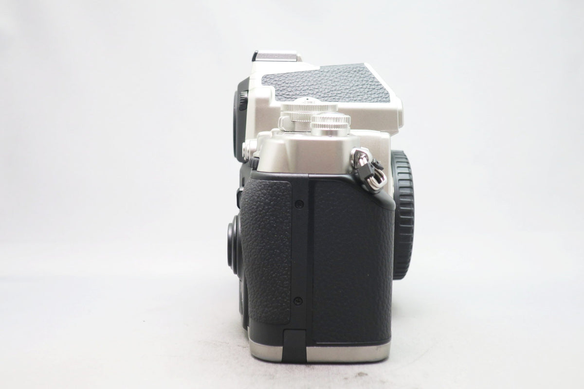 ニコン Df シルバー