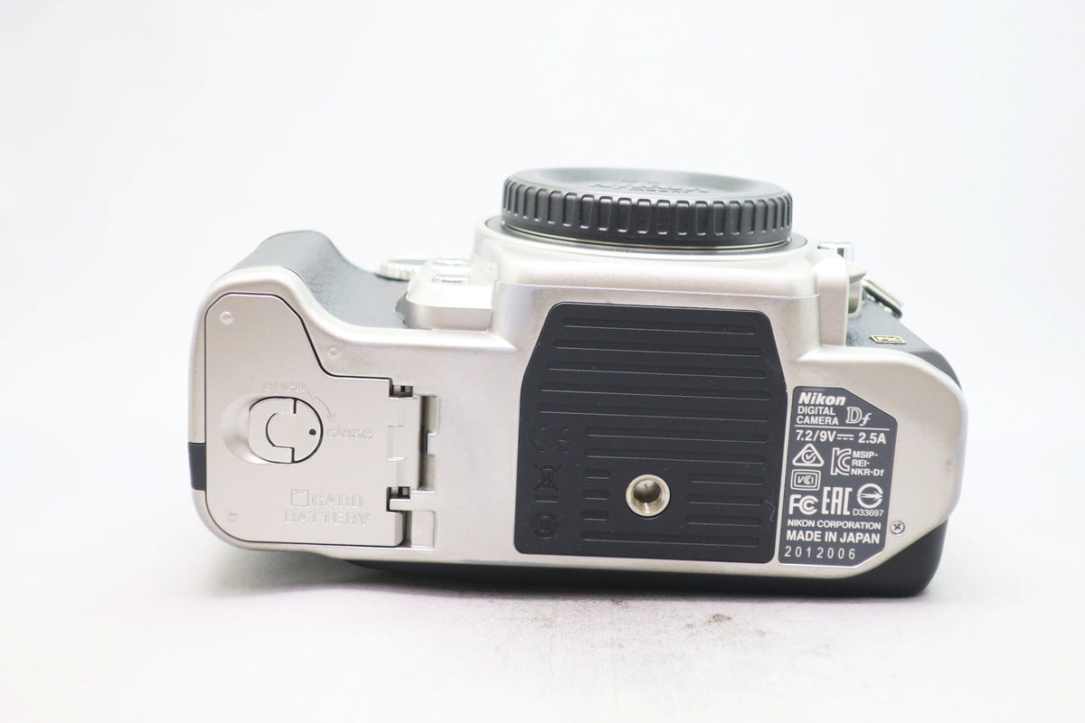 中古】 【並品】 ニコン Zfc ボディ シルバー ニコン Nikon Z fc