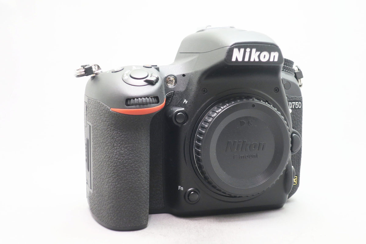 【美品】ニコン D750 ニコン Nikon D750 単焦点＆標準＆超望遠トリプルレンズセット