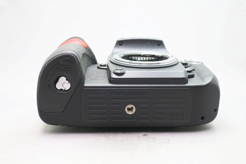 ニコン F6