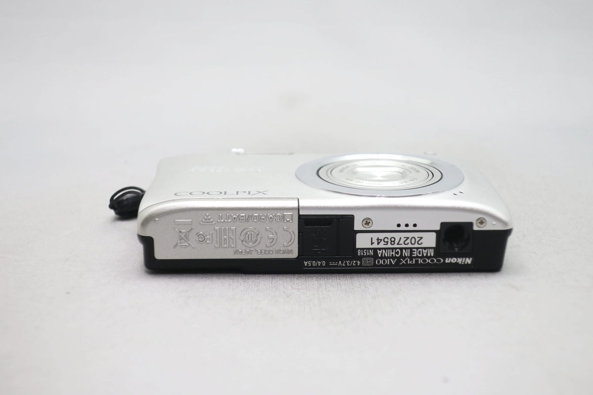 ニコン COOLPIX A100 シルバー ニコン COOLPIX A100 シルバー