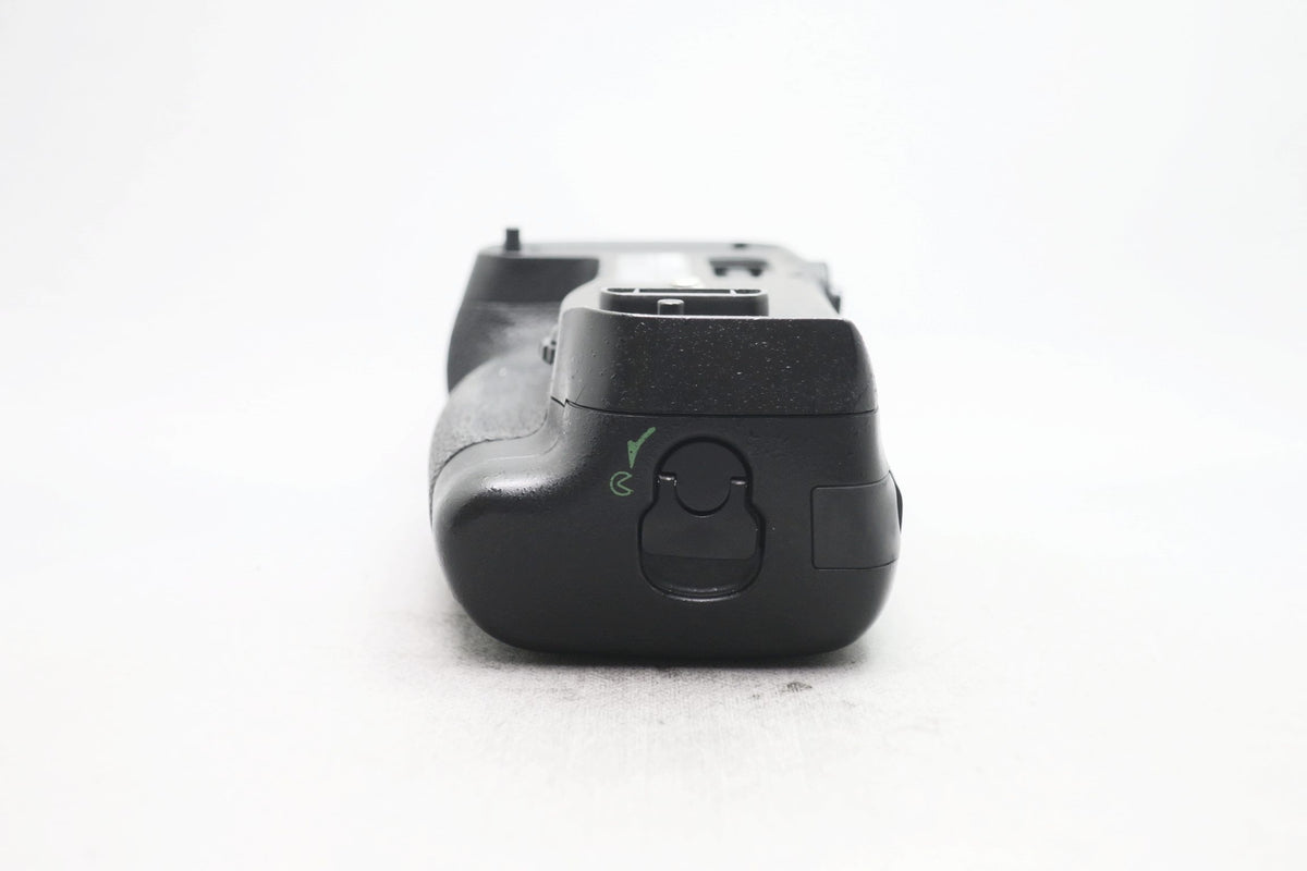 ニコン マルチパワーバッテリーパック MB-D17