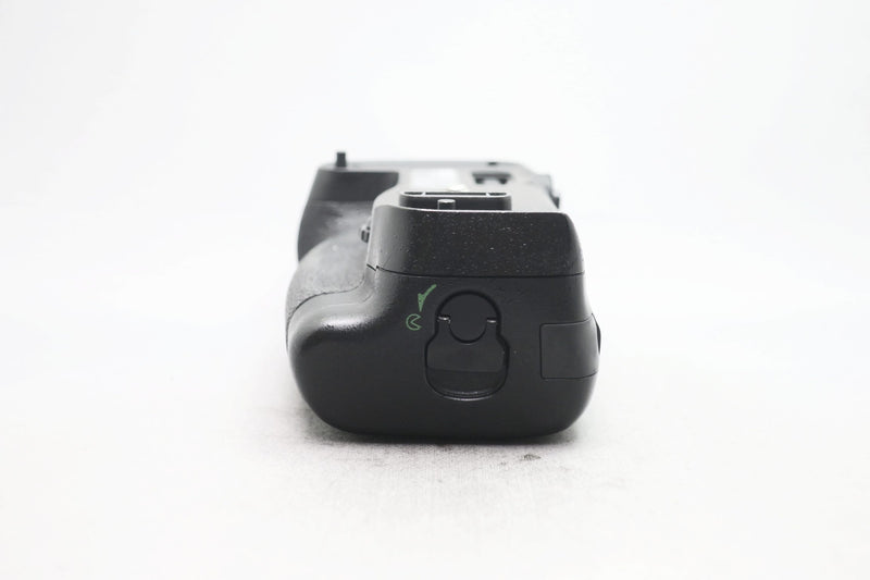 ニコン マルチパワーバッテリーパック MB-D17