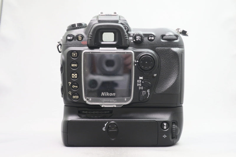Nikon D200（MB-D200付き）【動品】 ニコン D200 MB-D200付