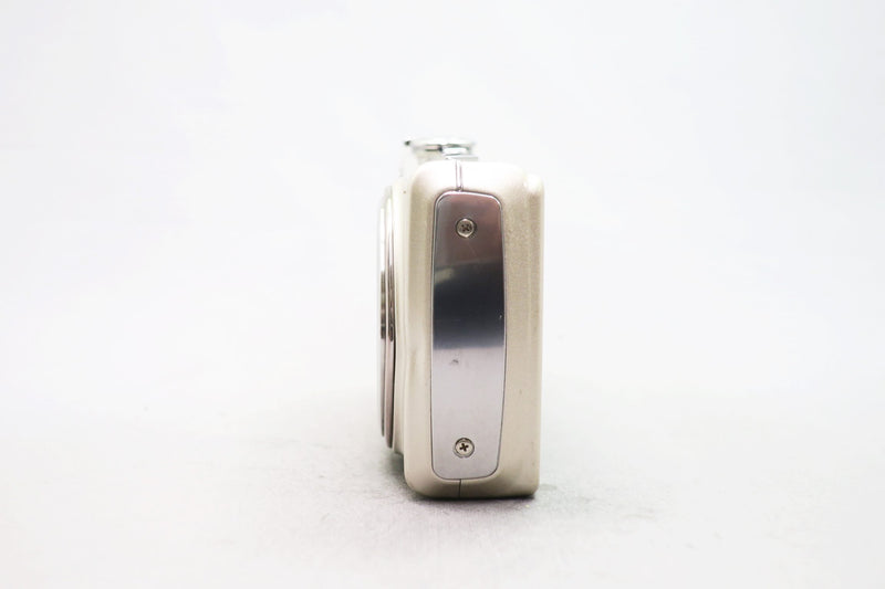 富士フィルム　FinePix F200EXR [シルバー]