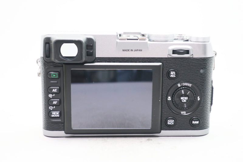 フジフィルム FinePix X100 [期間限定HP限定商品]