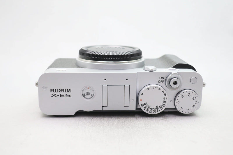 富士フイルム X-E5 シルバー [期間限定HP限定商品]