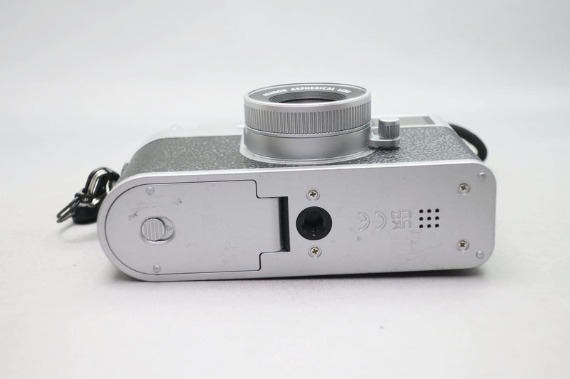 FUJIFILM X half （X-HF1）シルバー フジフィルム カメラ 富士フイルム X half (FUJIFILM X-HF1) チャコールシルバー｜新品通販