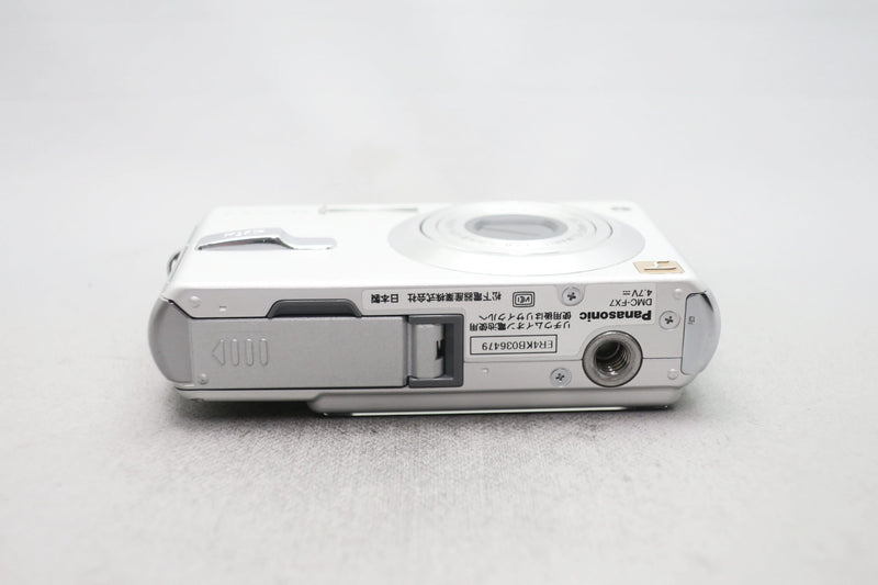 パナソニック LUMIX DMC-FX7